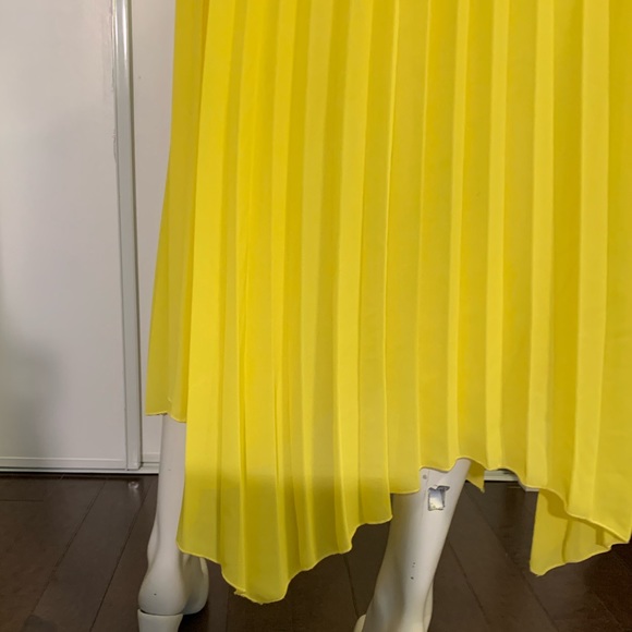 Stunning lemon yellow maxi dress🍋 - Picture 8 of 15